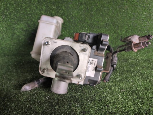 HYUNDAI 585004U701 в наличии Николаев