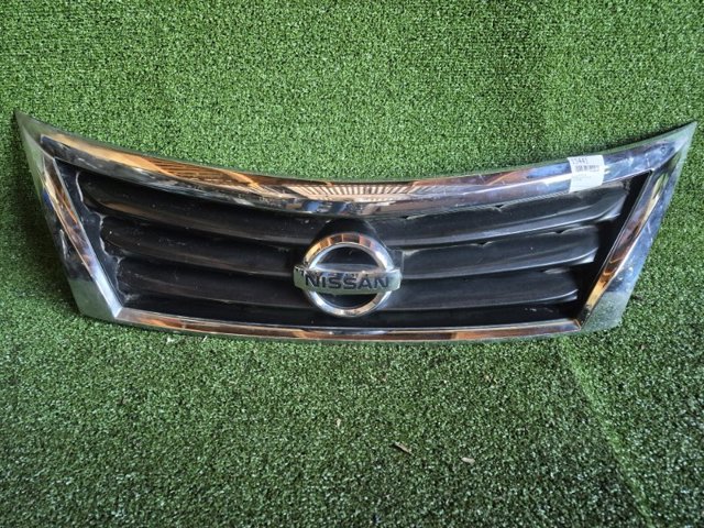 Облицовка радиатора 623103TA0A NISSAN
