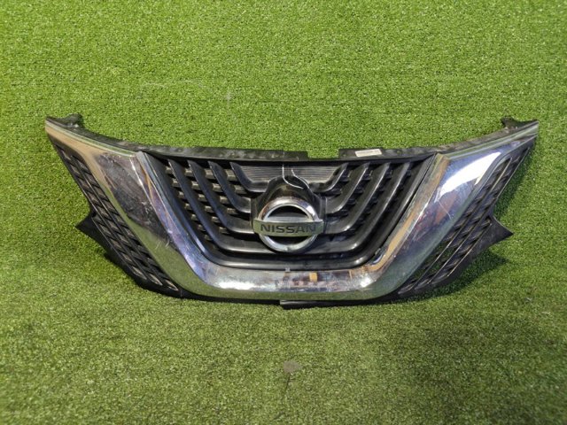 Облицовка радиатора 623105AA0A NISSAN