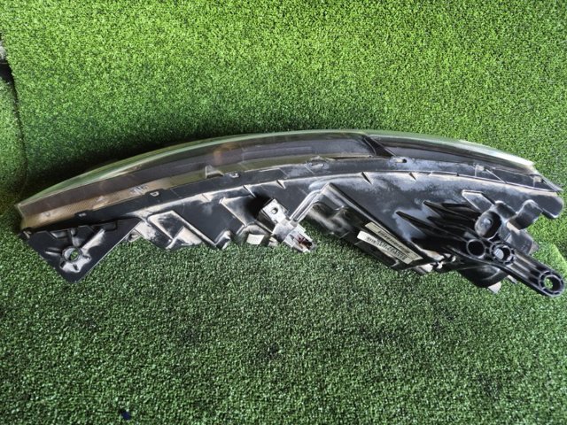 68145672AD CHRYSLER Правая фара купить в Чернигов
