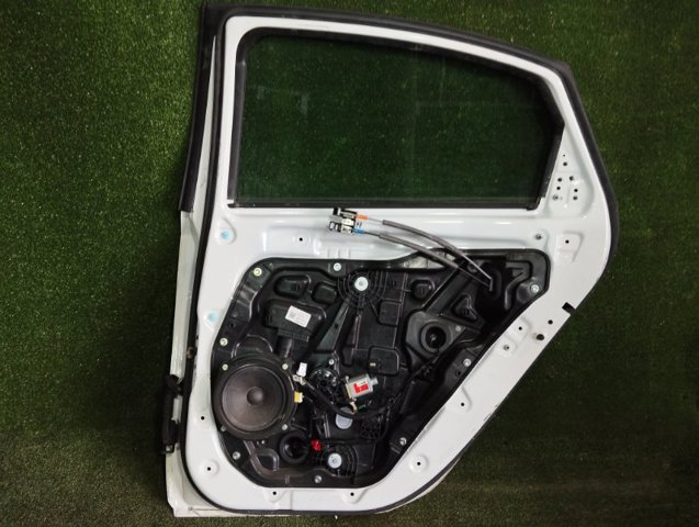 77004M7000 HYUNDAI Дверь задняя правая купить в Полтава