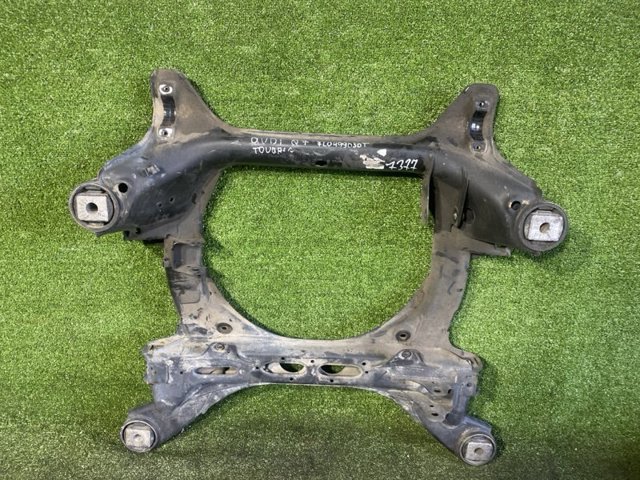 Поперечина передней подвески 7L0499030T VAG