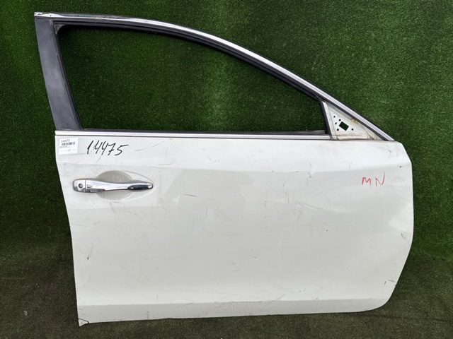 Пассажирская передняя дверь 801003TA0A NISSAN