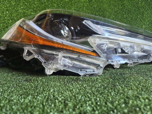 8111002S50 TOYOTA Фара правая купить в Харьков
