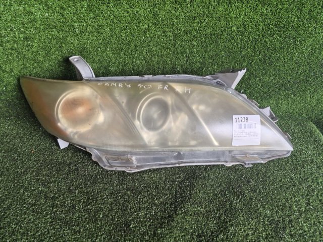 Фара комбинированная, передняя 8111006201 TOYOTA