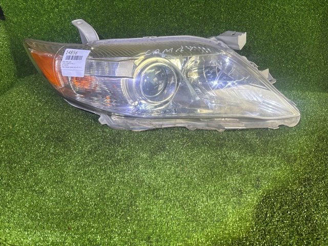 Вставка фары правой 8111006500 TOYOTA