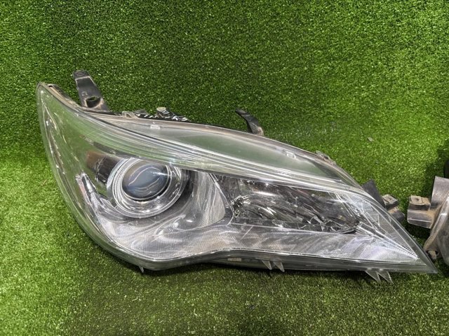 8111006D90 TOYOTA Правая фара купить в Ужгород