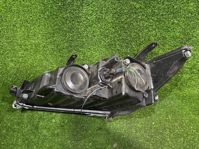 TOYOTA 8111006D90 Правая фара в наличии Винница