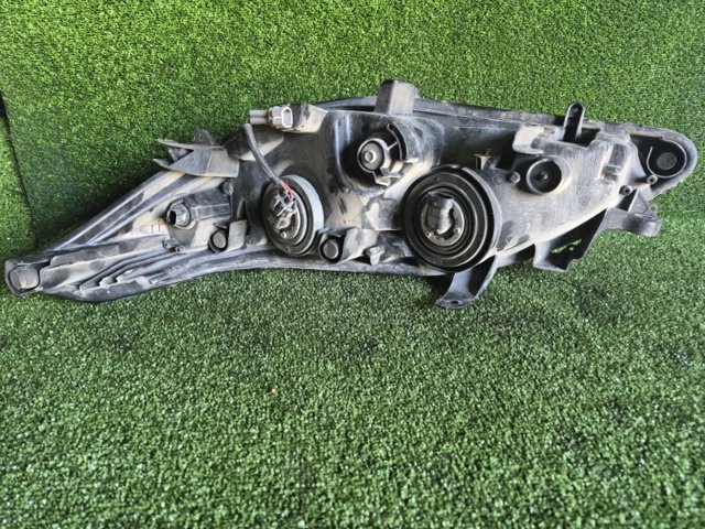 TOYOTA 8111007121 Правая фара в наличии Чернигов