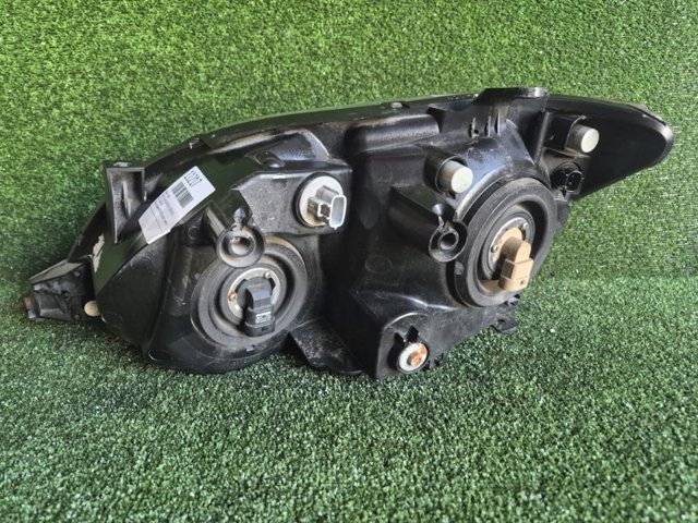 81110AC050 TOYOTA Фара правая купить в Черновцы
