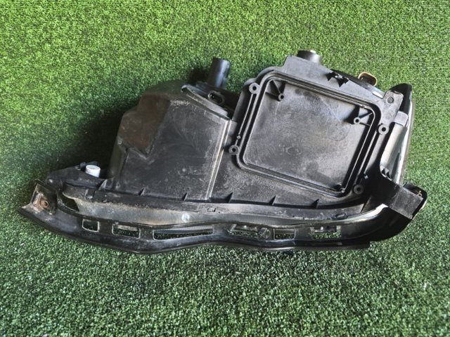 81110AC050 TOYOTA Фара правая купить в Украина