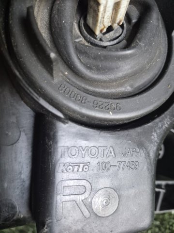 TOYOTA 8113033450 Правая фара в наличии Львов