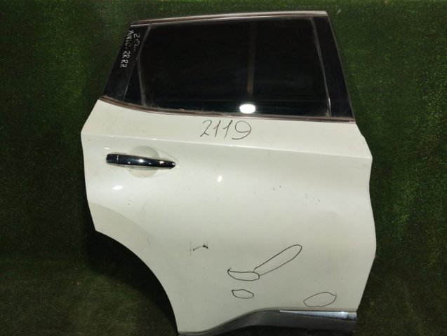Дверь задняя, правая 821005AA0A NISSAN