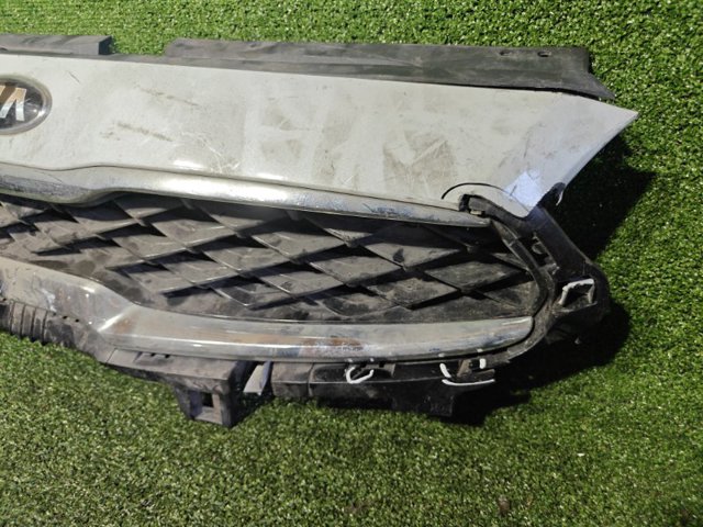 HYUNDAI 86350M6000 Решетка радиатора в наличии Полтава