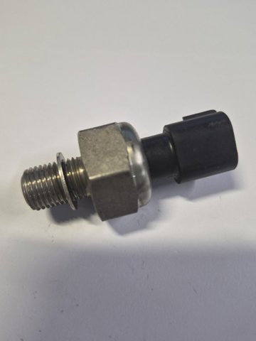 Датчик давления топлива 8945822010 TOYOTA