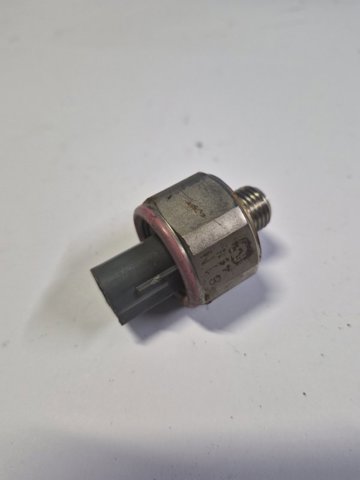 Датчик самовоспламенения 8961552010 TOYOTA