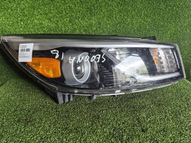 Основная фара - вставка 92102A9040 HYUNDAI