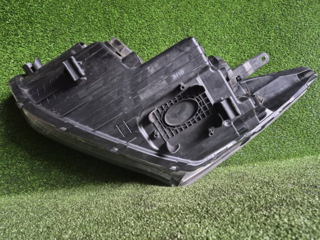 HYUNDAI 92102B8020 Правая фара в наличии Черновцы