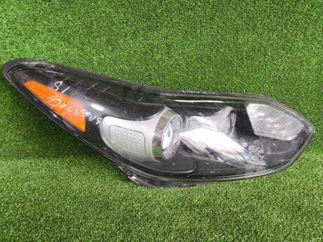 Основная фара - вставка 92102D9140 HYUNDAI