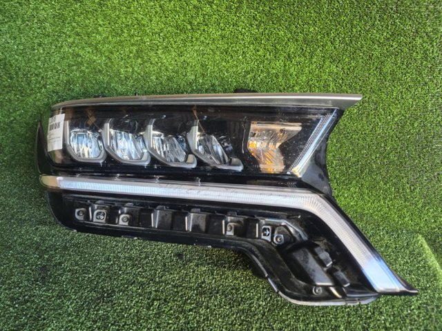 Фара правая 92102R5200 HYUNDAI