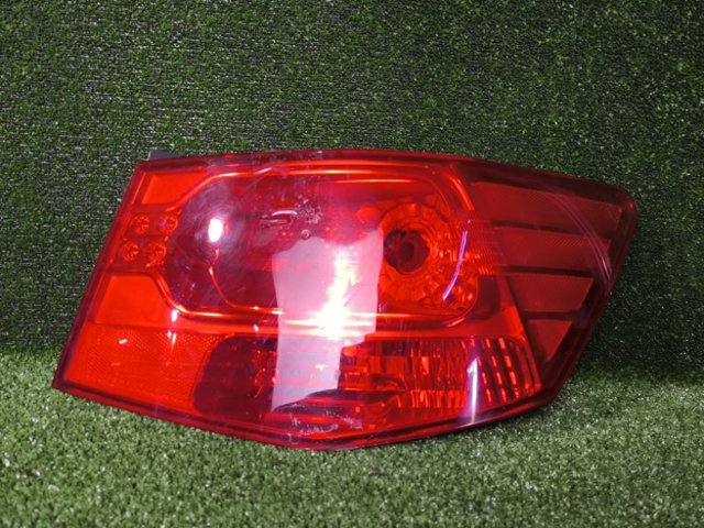 Фара задняя правая внешняя 924021M010 HYUNDAI