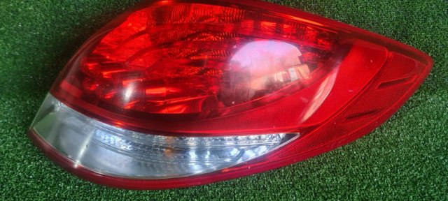 Фонари задние 924022V120 HYUNDAI