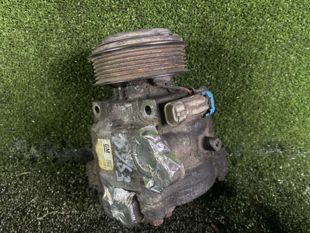 Компрессор кондиционера 94517789 GM