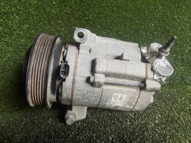 Компрессор климатической установки 95487907 GM