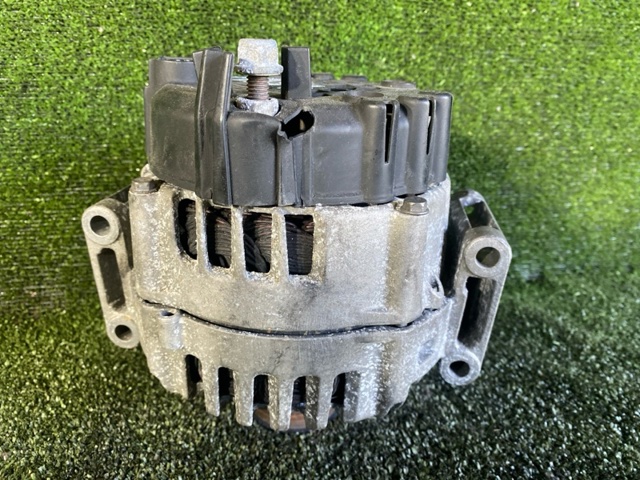 Автомобильный генератор A0141540402 MERCEDES