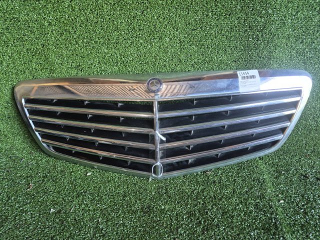 Облицовка радиатора A2218800083 MERCEDES