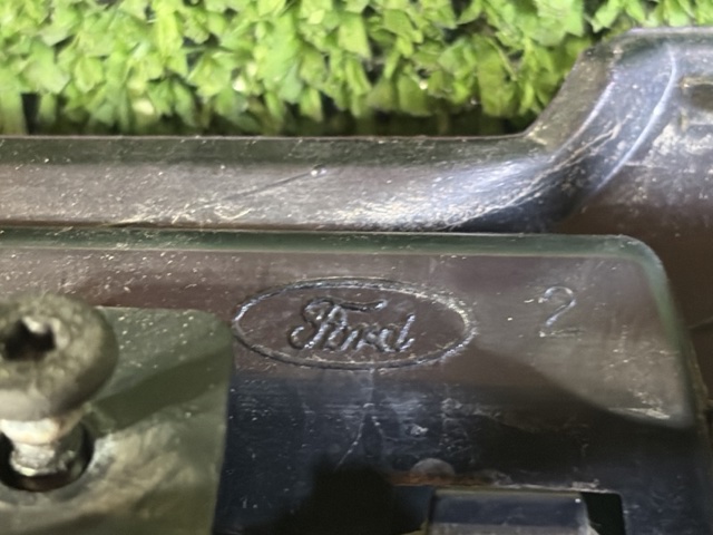 FORD DS7Z5443400BA Накладка крышки багажника в наличии Львов