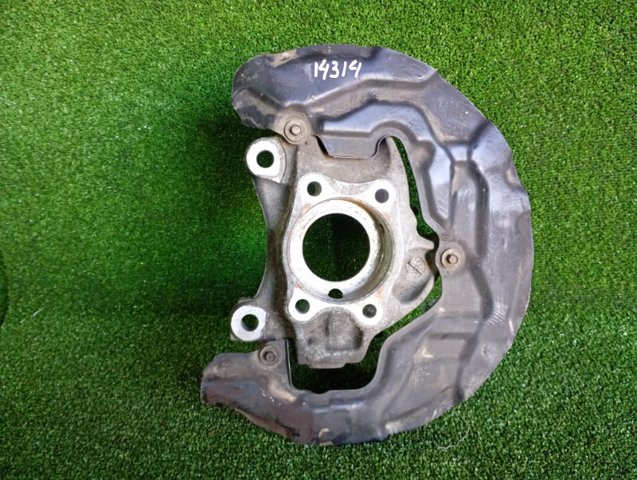 Цапфа (поворотный кулак) передний левый F2GZ3K186A FORD
