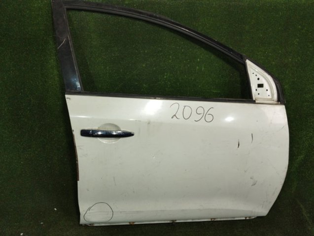 Пассажирская передняя дверь H010M1AAMA NISSAN