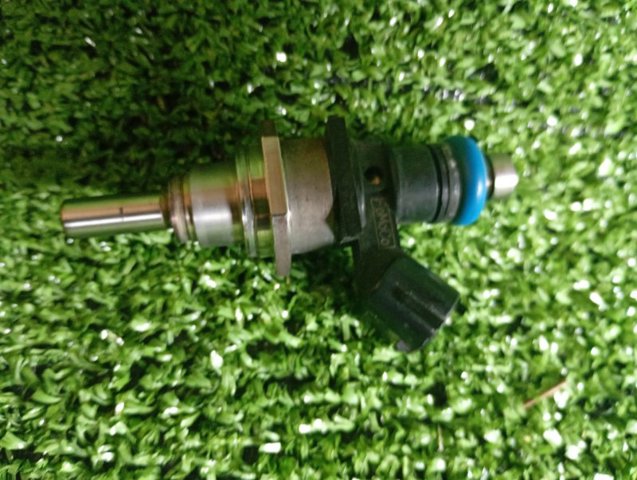 Форсунка впрыска топлива L3K913250A MAZDA