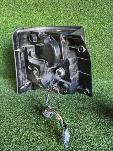 Задний правый стоп LR015289 LAND ROVER