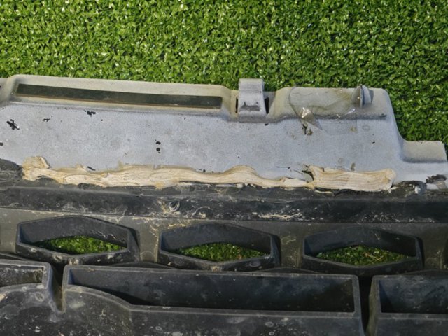 Облицовка радиатора LR020942 LAND ROVER