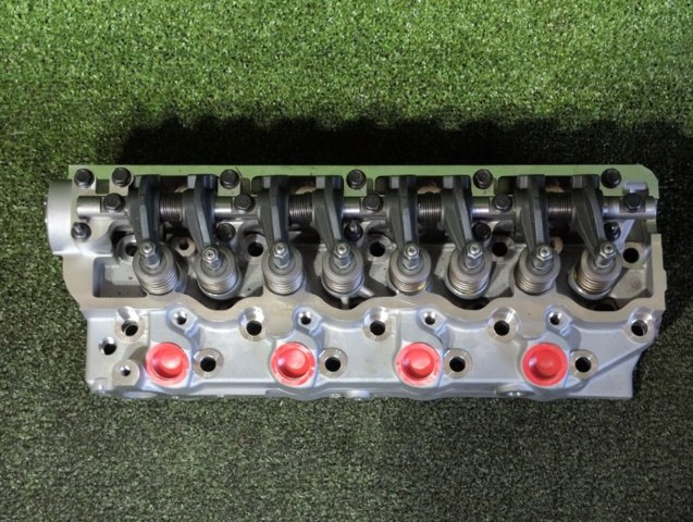 Головка блока цилиндров (ГБЦ) MD348983 MITSUBISHI