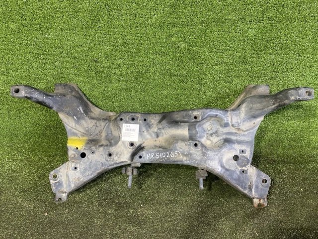 Поперечина передней подвески MR510285 MITSUBISHI