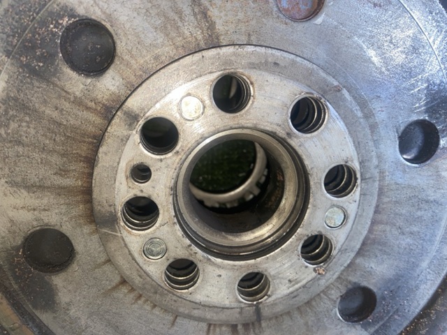 MAZDA R2A116410A Корзина сцепления в наличии Днепр