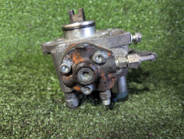 Насос топливный высокого давления SH0113800B MAZDA