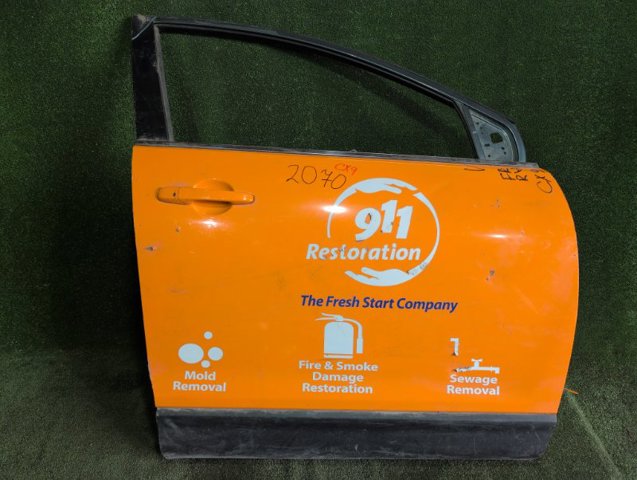 Пассажирская передняя дверь TDY15802XM MAZDA