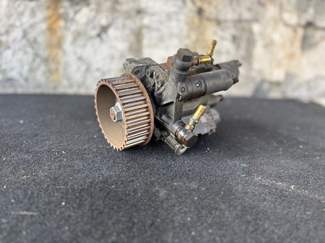 Насос топливный высокого давления 167000938R RENAULT