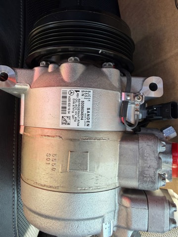 MERCEDES A000830160480 Компрессор кондиционера в наличии Винница