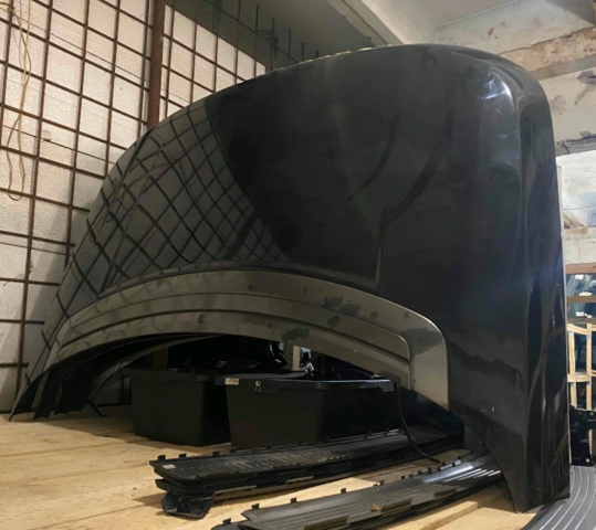 Капот двигателя LR036582 LAND ROVER
