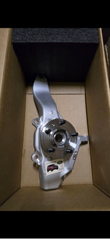 LAND ROVER LR078143 Цапфа передняя правая в наличии Одесса