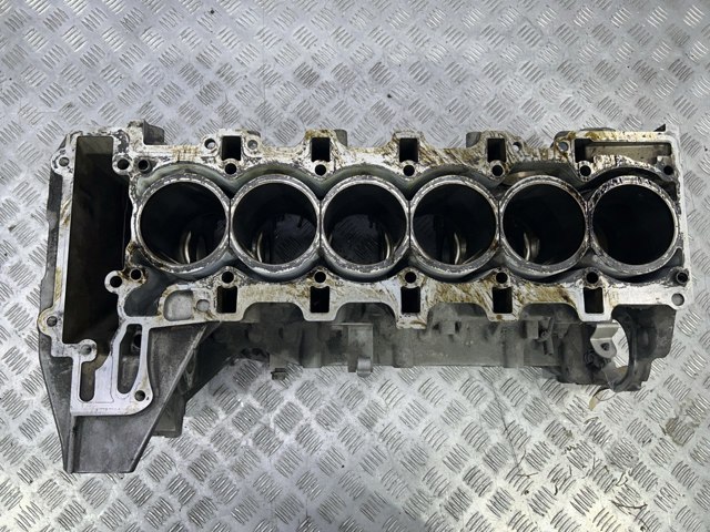 Блок цилиндров 11112295991 BMW