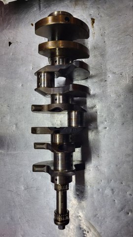 Коленвал двигателя 122001LA0A NISSAN