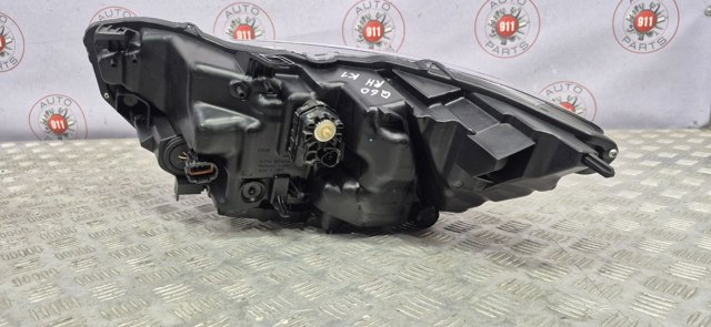 Правая блок фара 260105CH0A NISSAN