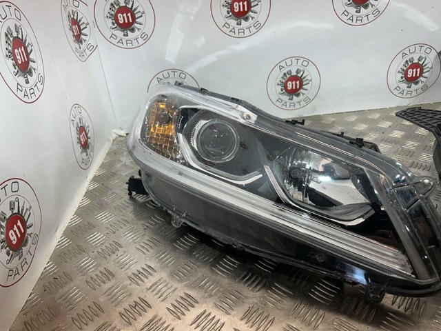 33100T2AA81 HONDA Правая фара купить в Украина
