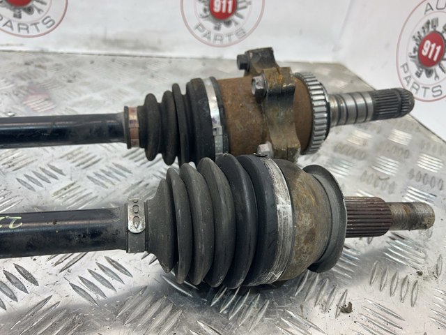 NISSAN 396011BB0A Полуось задняя левая в наличии Житомир